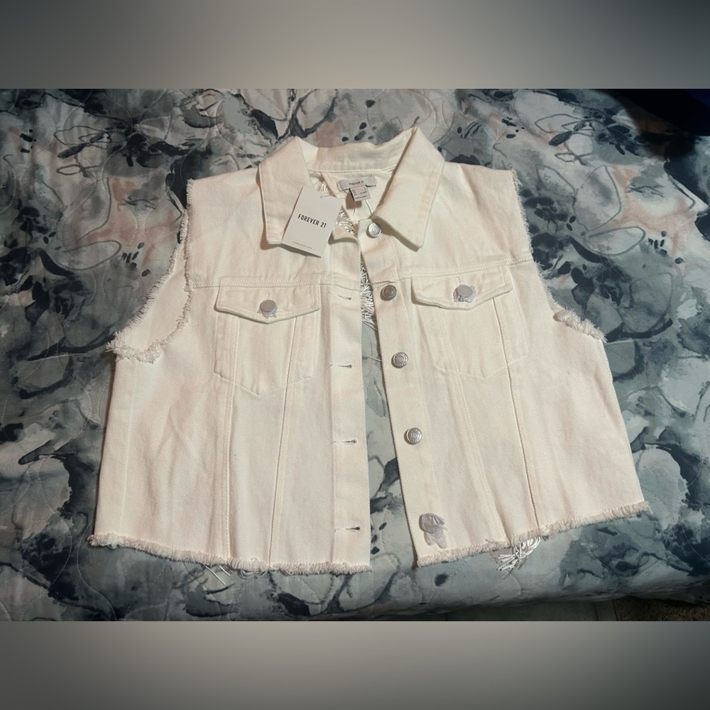 Forever 21 Vanilla Color  Frayed Denim Vest SIZE L NEW WITH TAGS